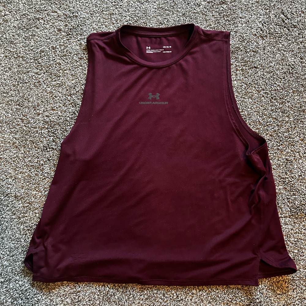 Lot of 2 Underarmour Heatgear Women’s Tanks Size Large, Boxy Fit